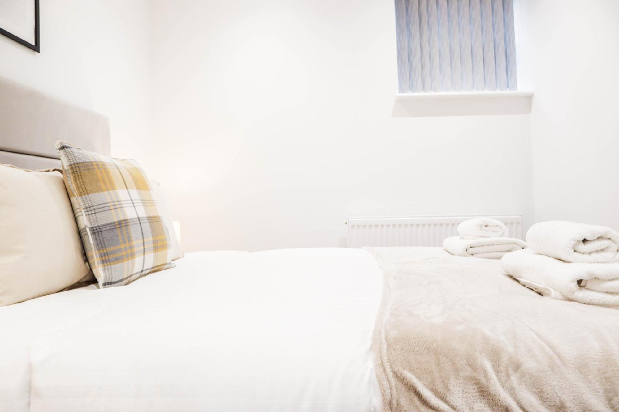 Modern 1-Bed Apartment In Buckinghamshire With Free Wifi, Parking & Garden High Wycombe Luaran gambar