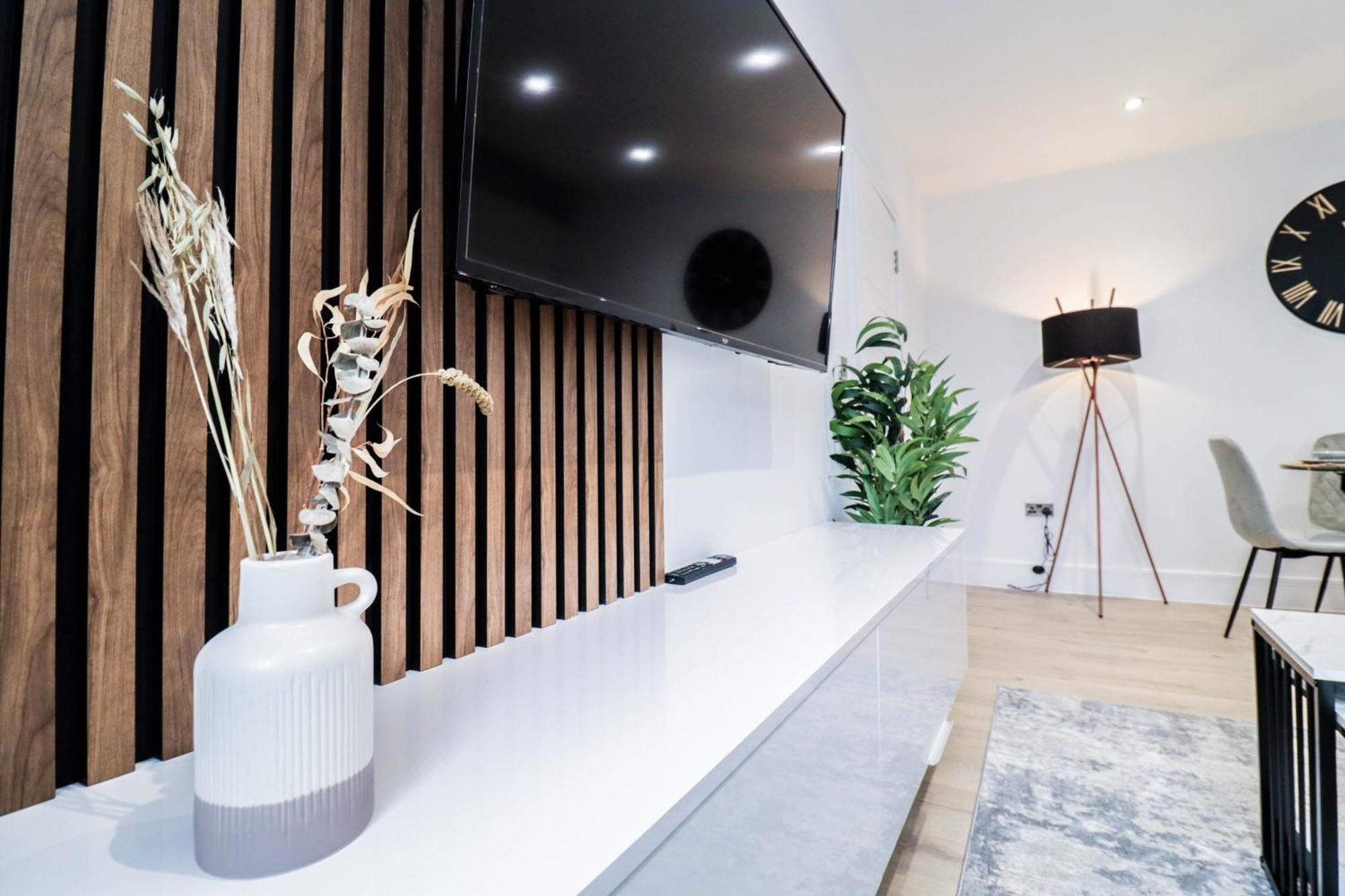 Modern 1-Bed Apartment In Buckinghamshire With Free Wifi, Parking & Garden High Wycombe Luaran gambar