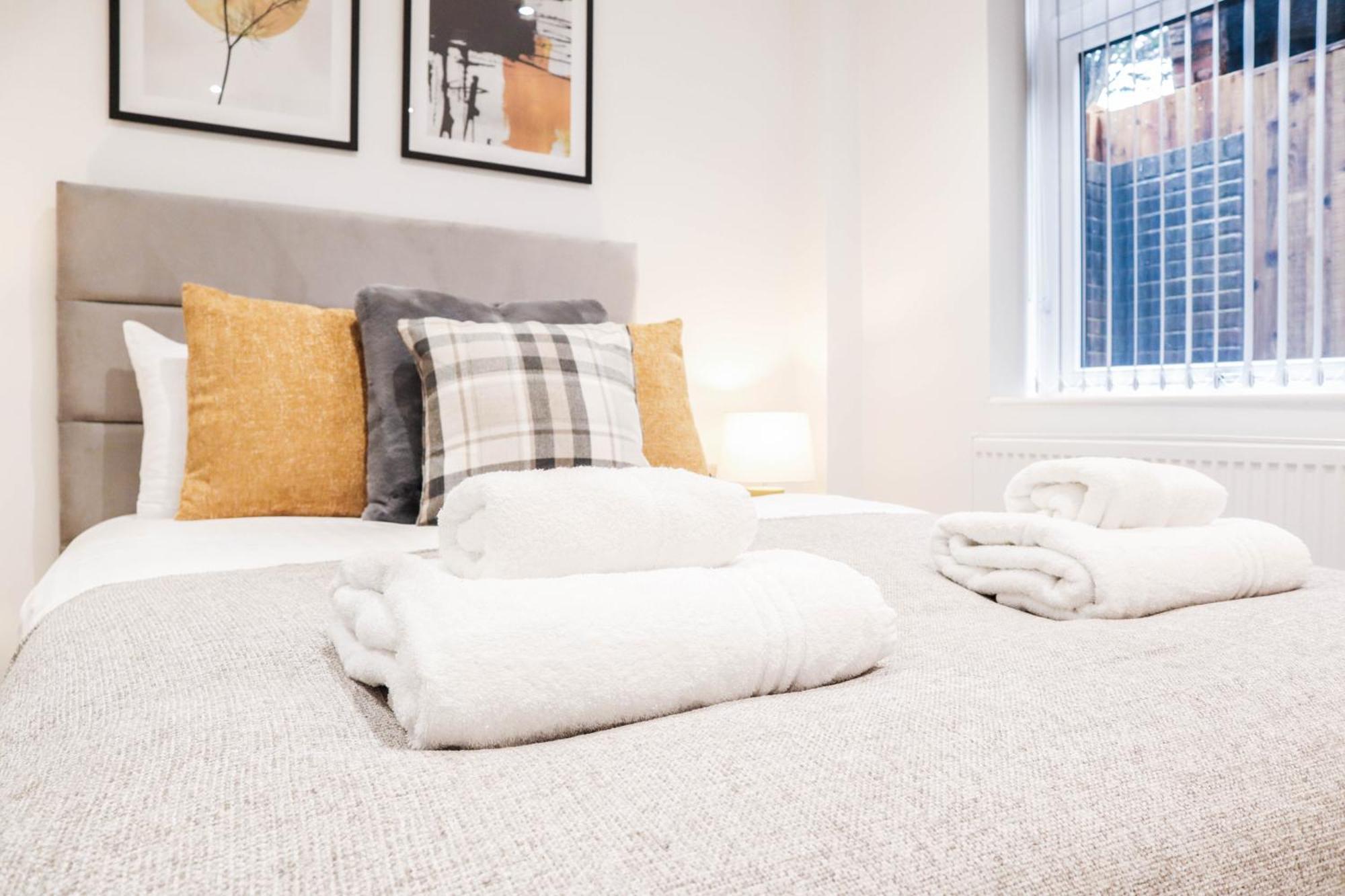 Modern 1-Bed Apartment In Buckinghamshire With Free Wifi, Parking & Garden High Wycombe Luaran gambar