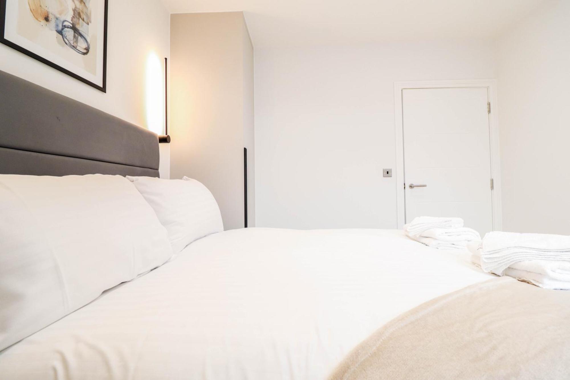 Modern 1-Bed Apartment In Buckinghamshire With Free Wifi, Parking & Garden High Wycombe Luaran gambar