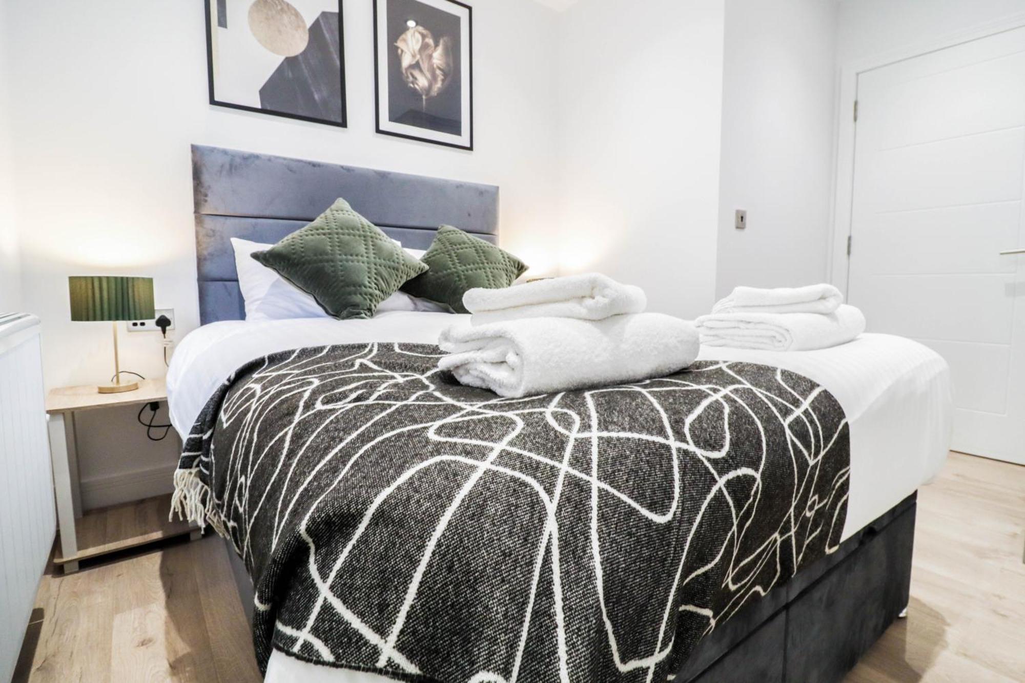 Modern 1-Bed Apartment In Buckinghamshire With Free Wifi, Parking & Garden High Wycombe Luaran gambar