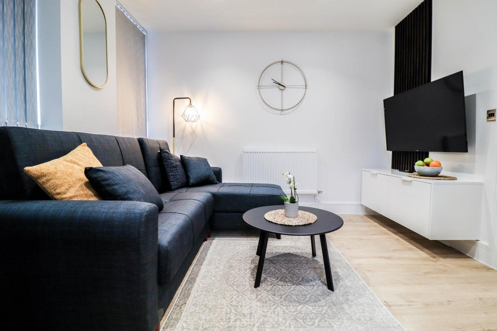Modern 1-Bed Apartment In Buckinghamshire With Free Wifi, Parking & Garden High Wycombe Luaran gambar