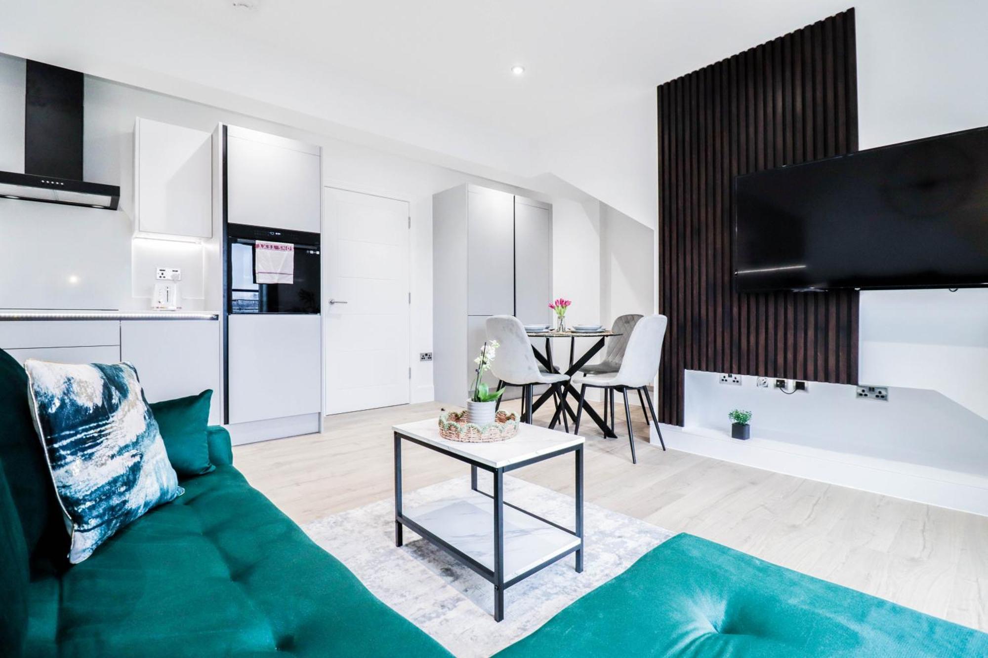 Modern 1-Bed Apartment In Buckinghamshire With Free Wifi, Parking & Garden High Wycombe Luaran gambar
