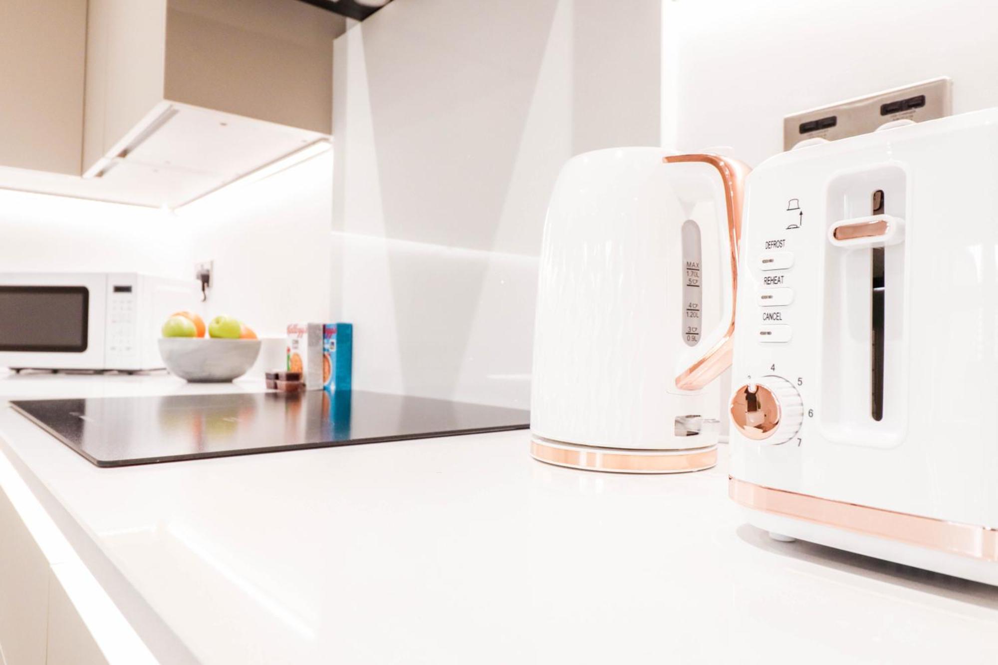 Modern 1-Bed Apartment In Buckinghamshire With Free Wifi, Parking & Garden High Wycombe Luaran gambar
