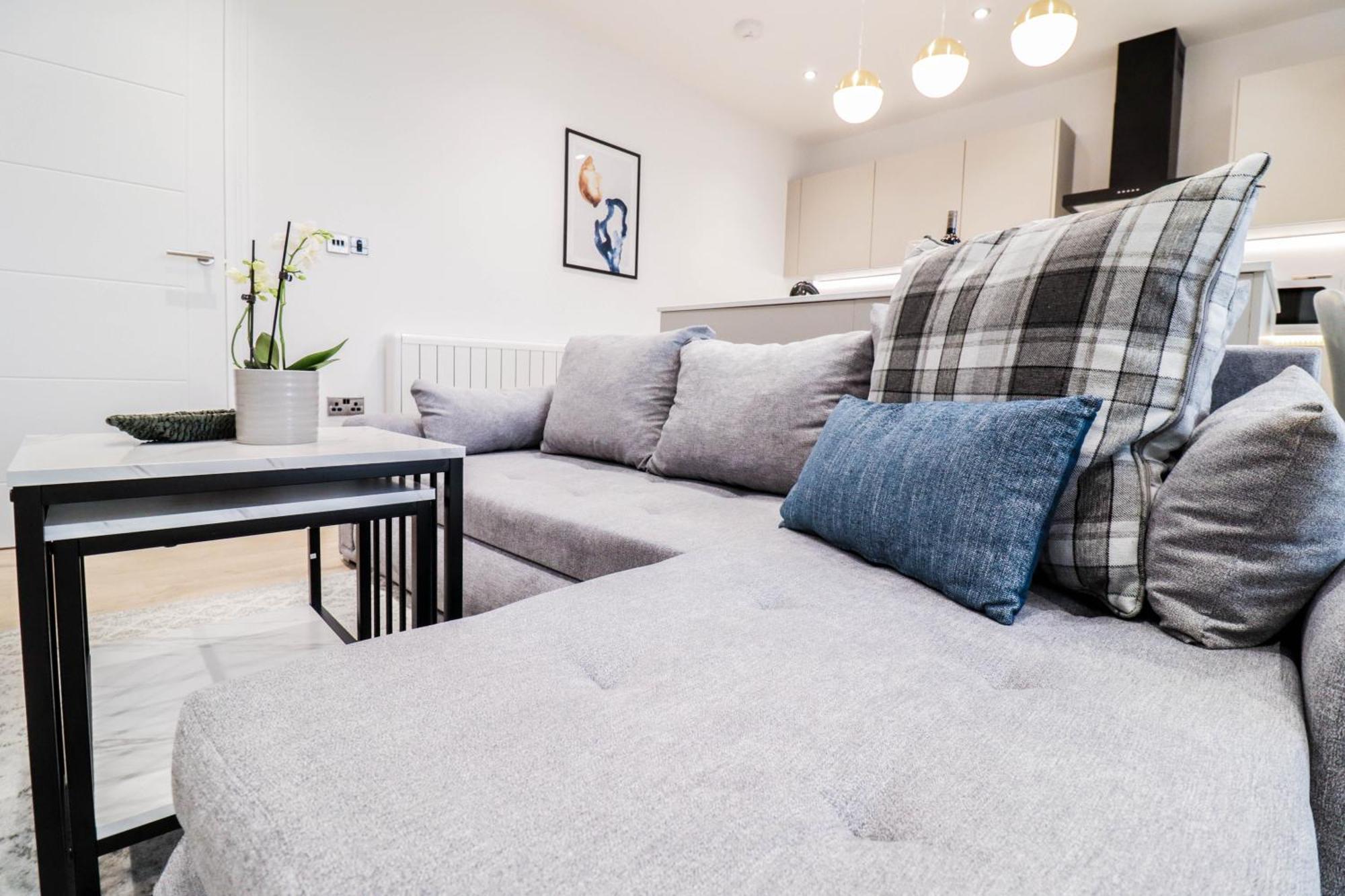 Modern 1-Bed Apartment In Buckinghamshire With Free Wifi, Parking & Garden High Wycombe Luaran gambar